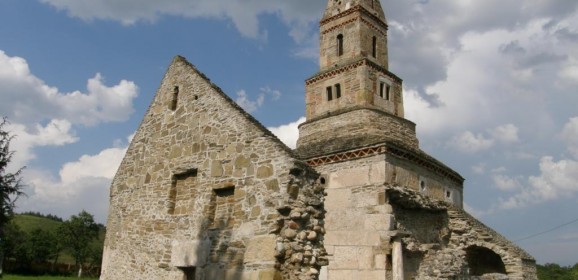 Biserica din Densuş, cea clădită cu piatră de la Ulpia Traiana